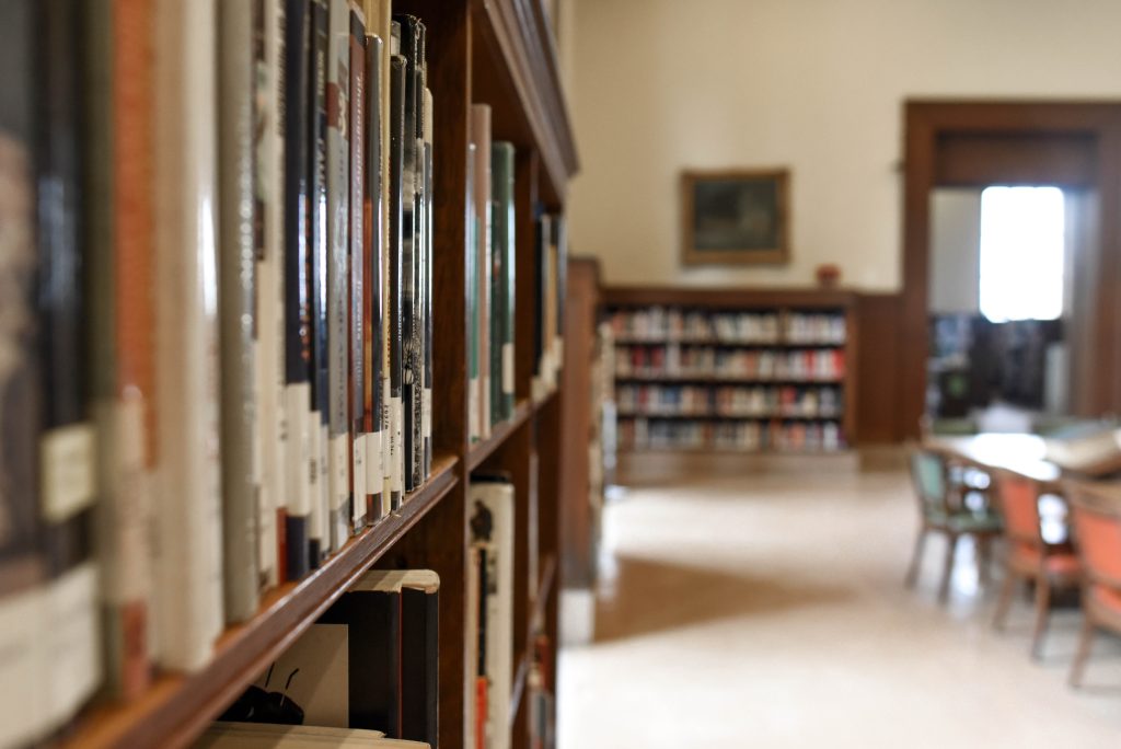 Buecherwaende und Bibliotheken